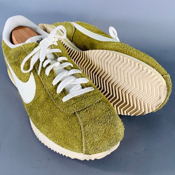 NIKE Size 11 Cortez SE Moss Green Suede Low Top Sneakers - Picture 5 of 8
